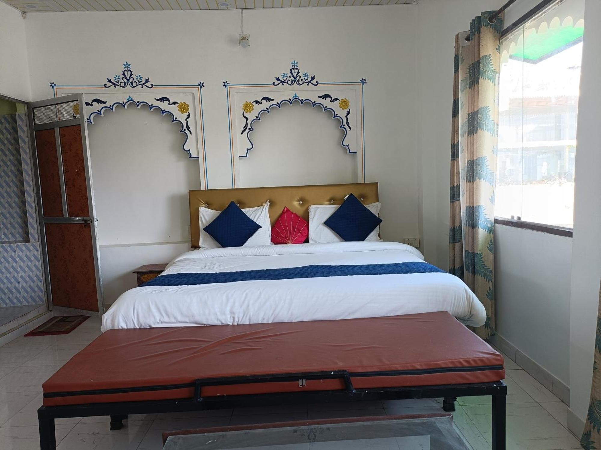 The Hostel Crown Udaipur Rum bild