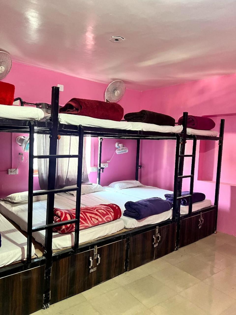 The Hostel Crown Udaipur Exteriör bild