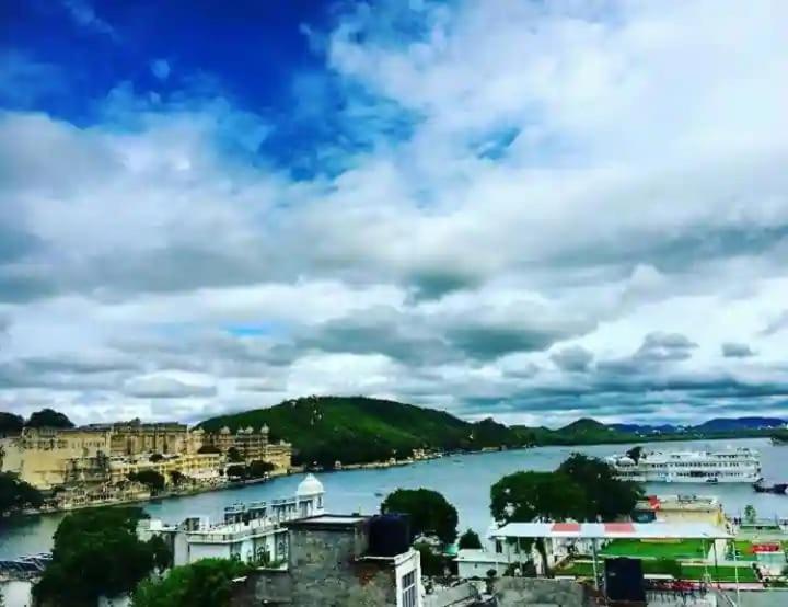 The Hostel Crown Udaipur Exteriör bild